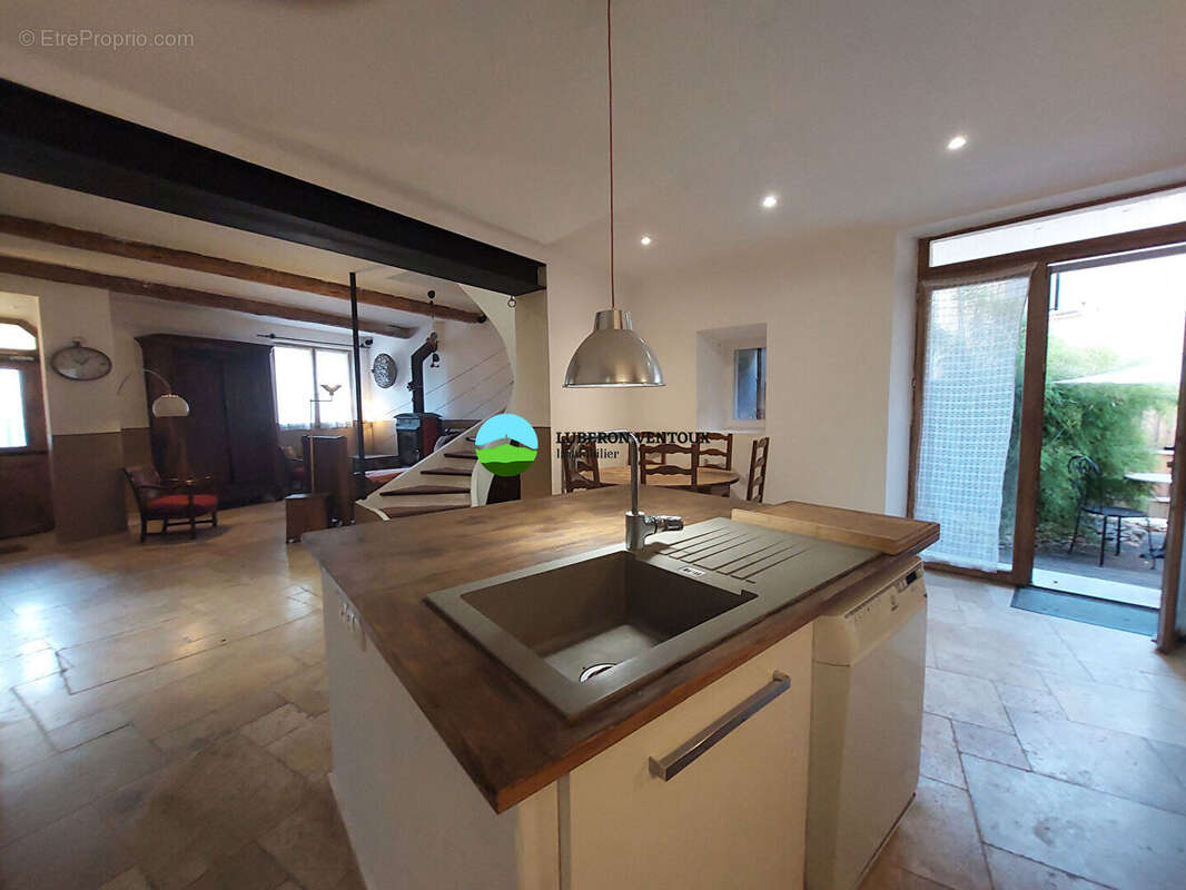 Maison à VILLES-SUR-AUZON