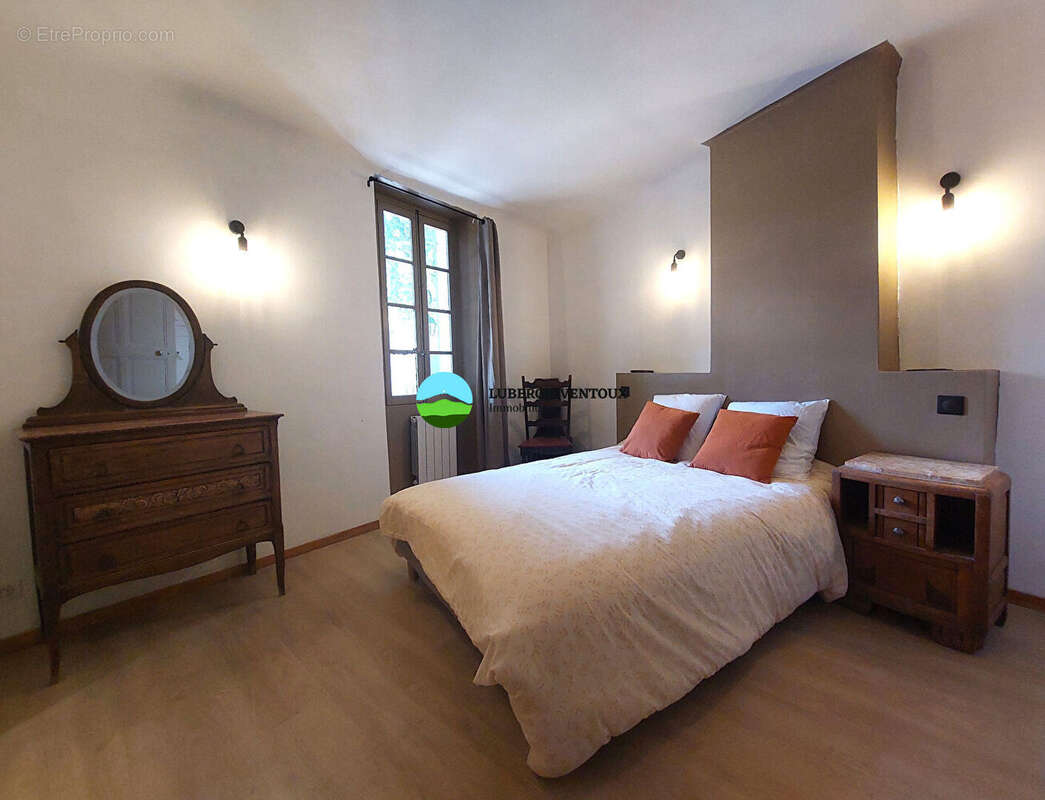 Maison à VILLES-SUR-AUZON