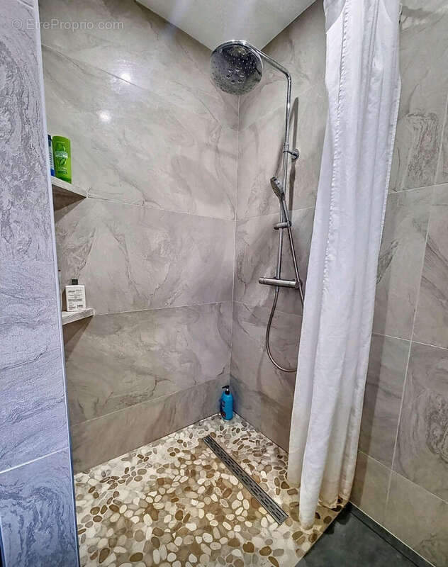 Maison à SURY-LE-COMTAL