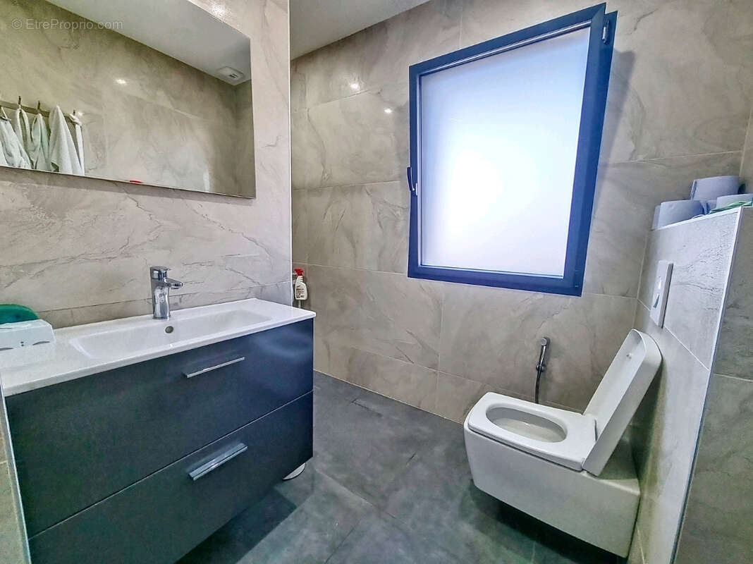 Maison à SURY-LE-COMTAL