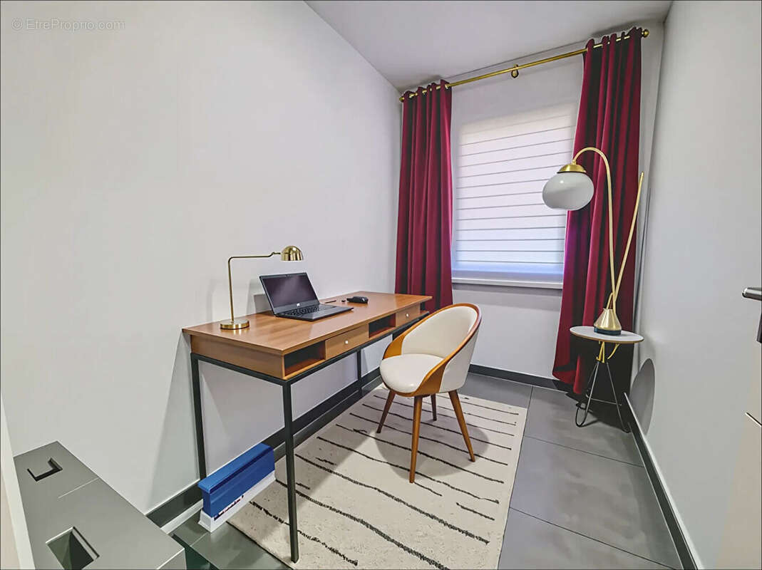 Maison à SURY-LE-COMTAL