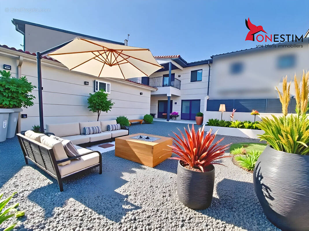 Maison à SURY-LE-COMTAL