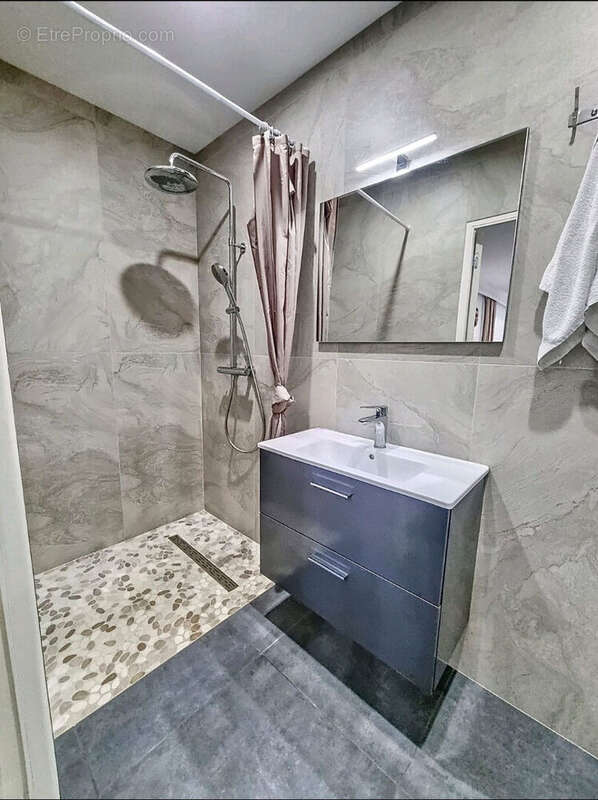 Maison à SURY-LE-COMTAL