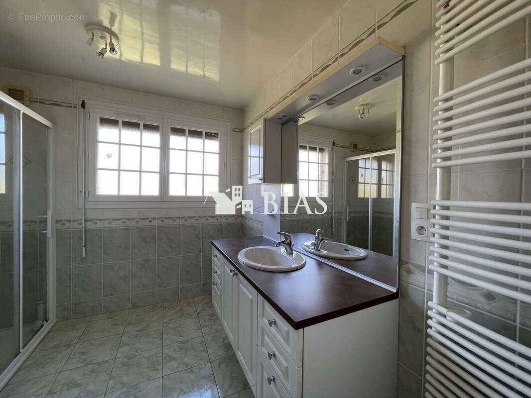 Maison à BEAUMONT-LE-ROGER