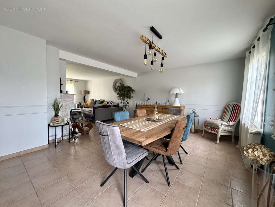 Maison à SAINT-JEAN-DE-BRAYE