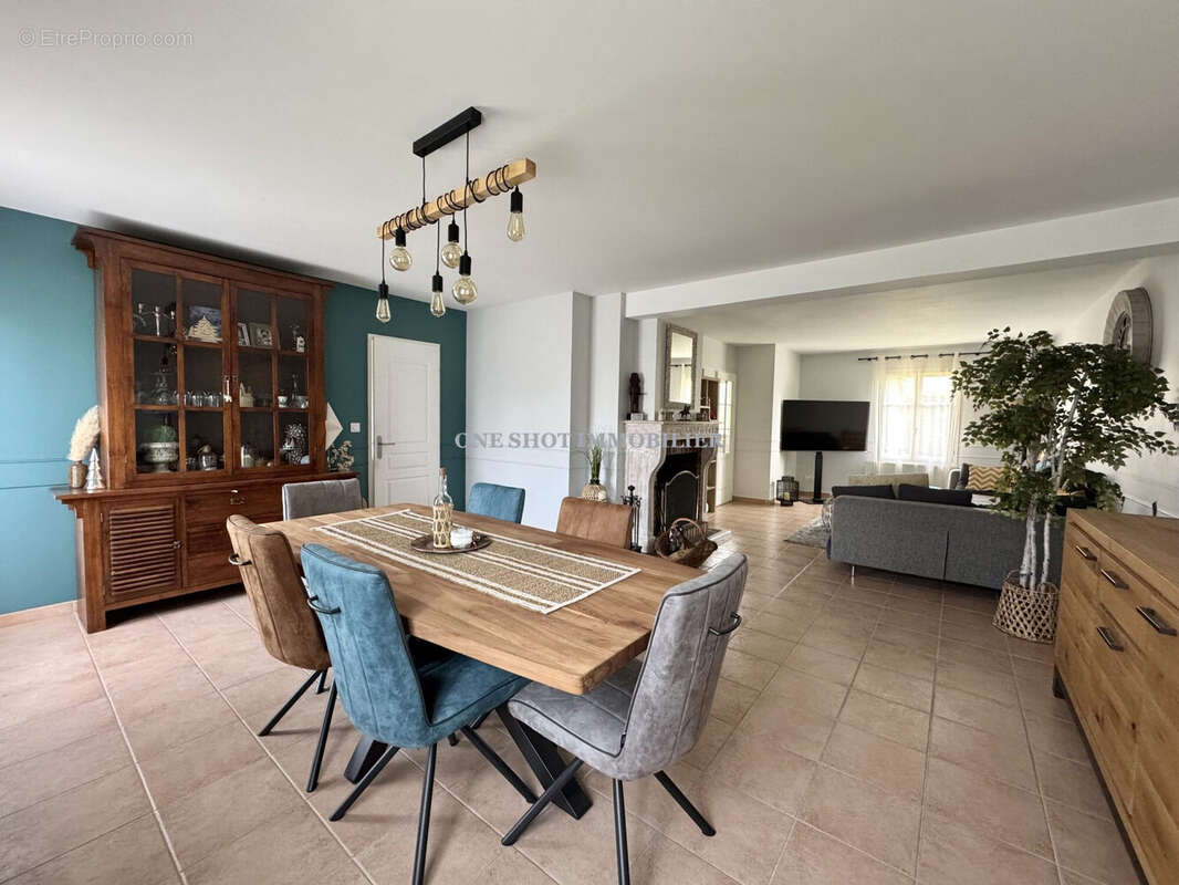 Maison à SAINT-JEAN-DE-BRAYE