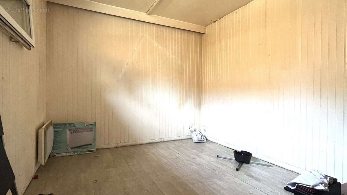 Commerce à DEVILLE-LES-ROUEN