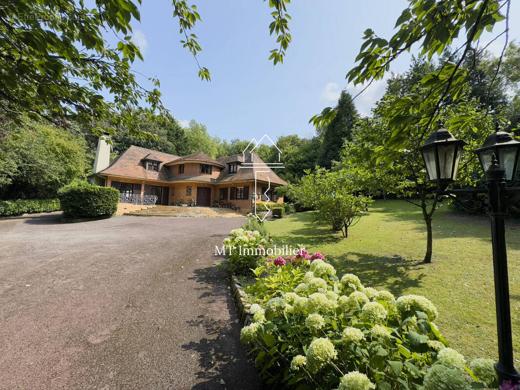 Maison à BEAURAINVILLE