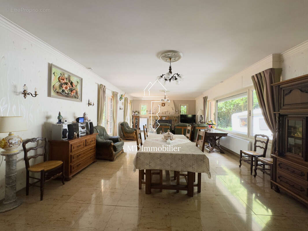 Maison à BEAURAINVILLE