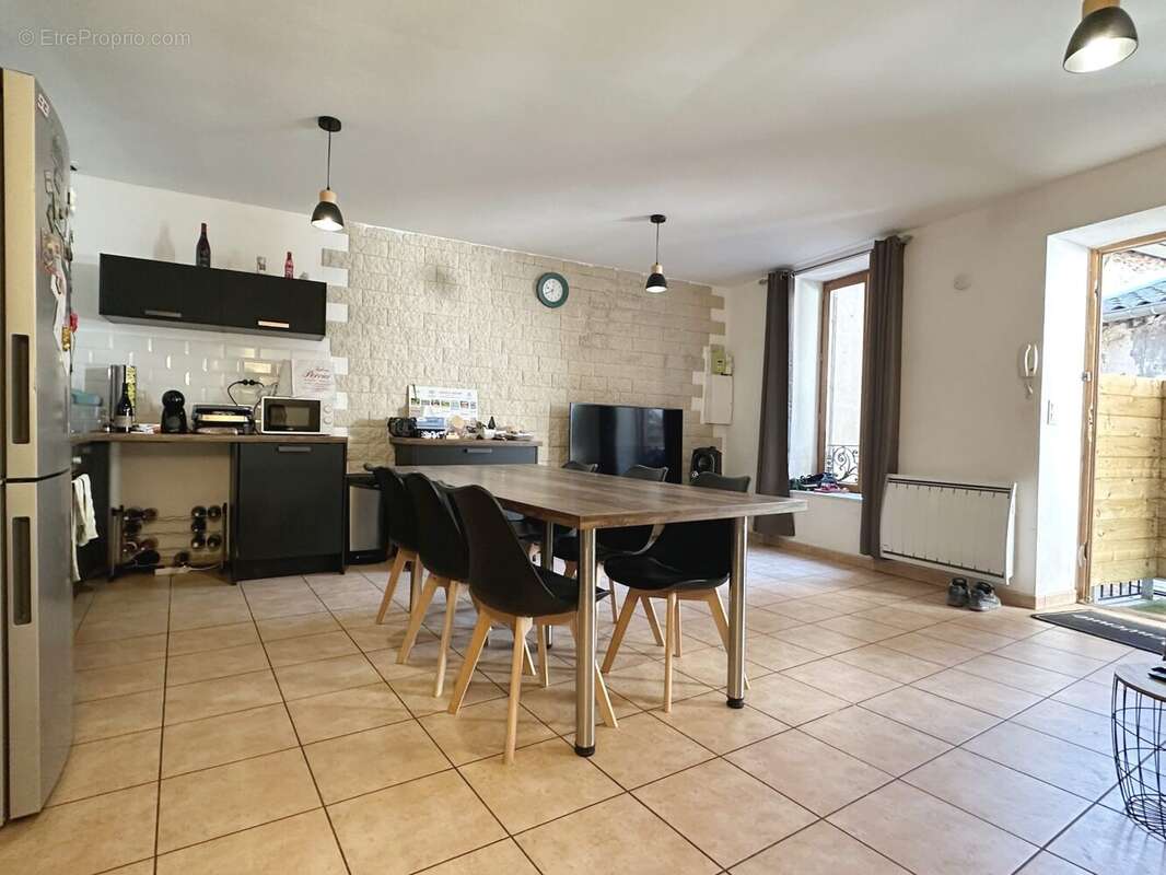 Appartement à BEAUJEU