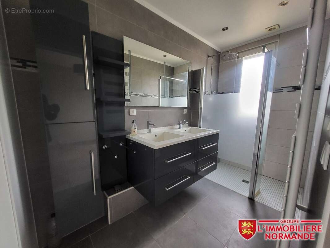 Maison à ROSNY-SUR-SEINE