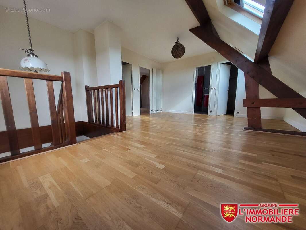 Maison à ROSNY-SUR-SEINE