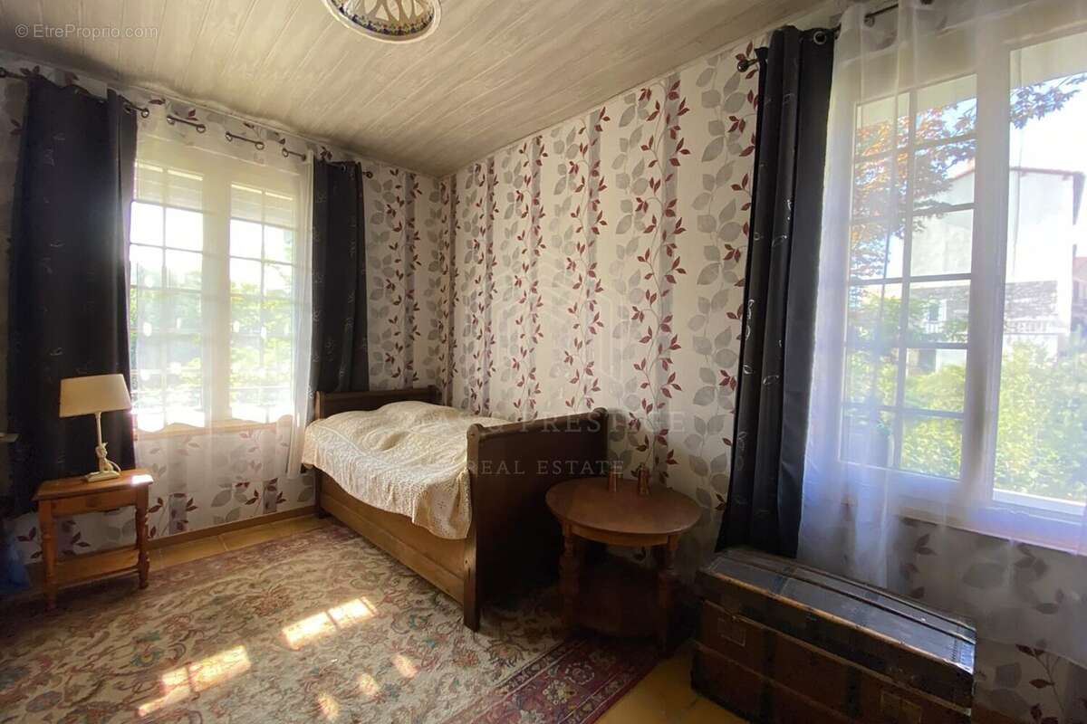 Maison à SAINT-LAURENT-DE-CERDANS