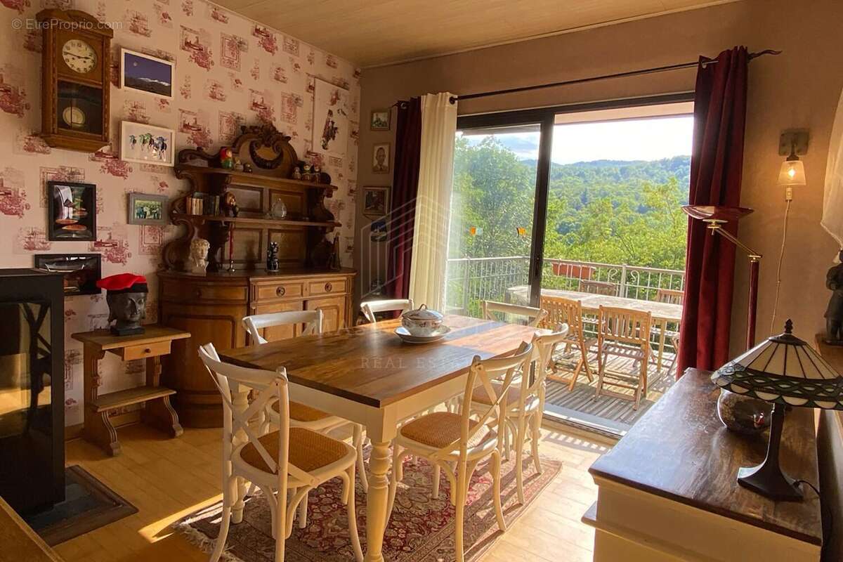 Maison à SAINT-LAURENT-DE-CERDANS