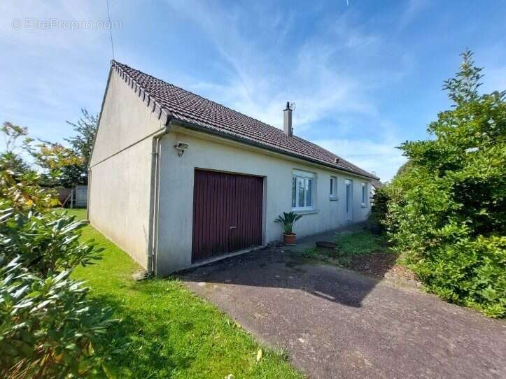 Maison à SAINT-JEAN-DES-CHAMPS