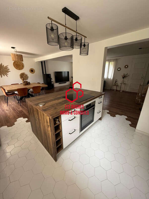 Maison à QUINCY-VOISINS