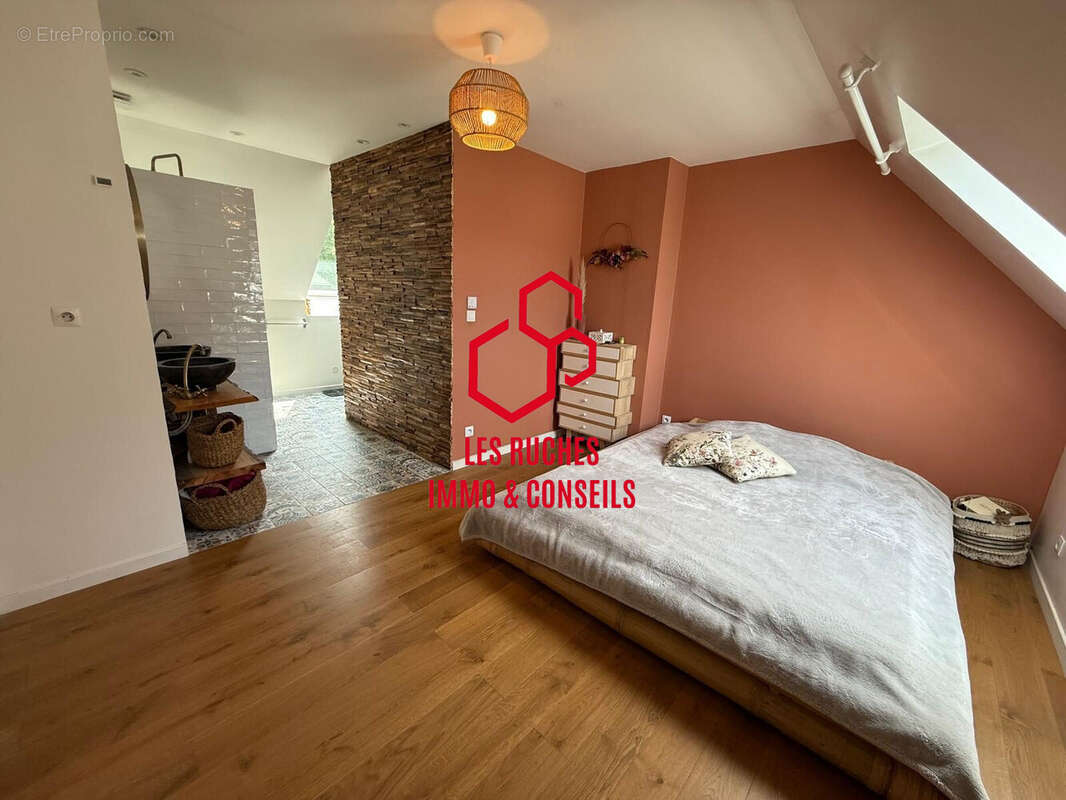 Maison à QUINCY-VOISINS