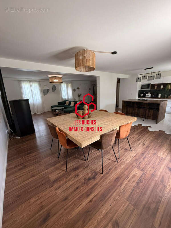 Maison à QUINCY-VOISINS