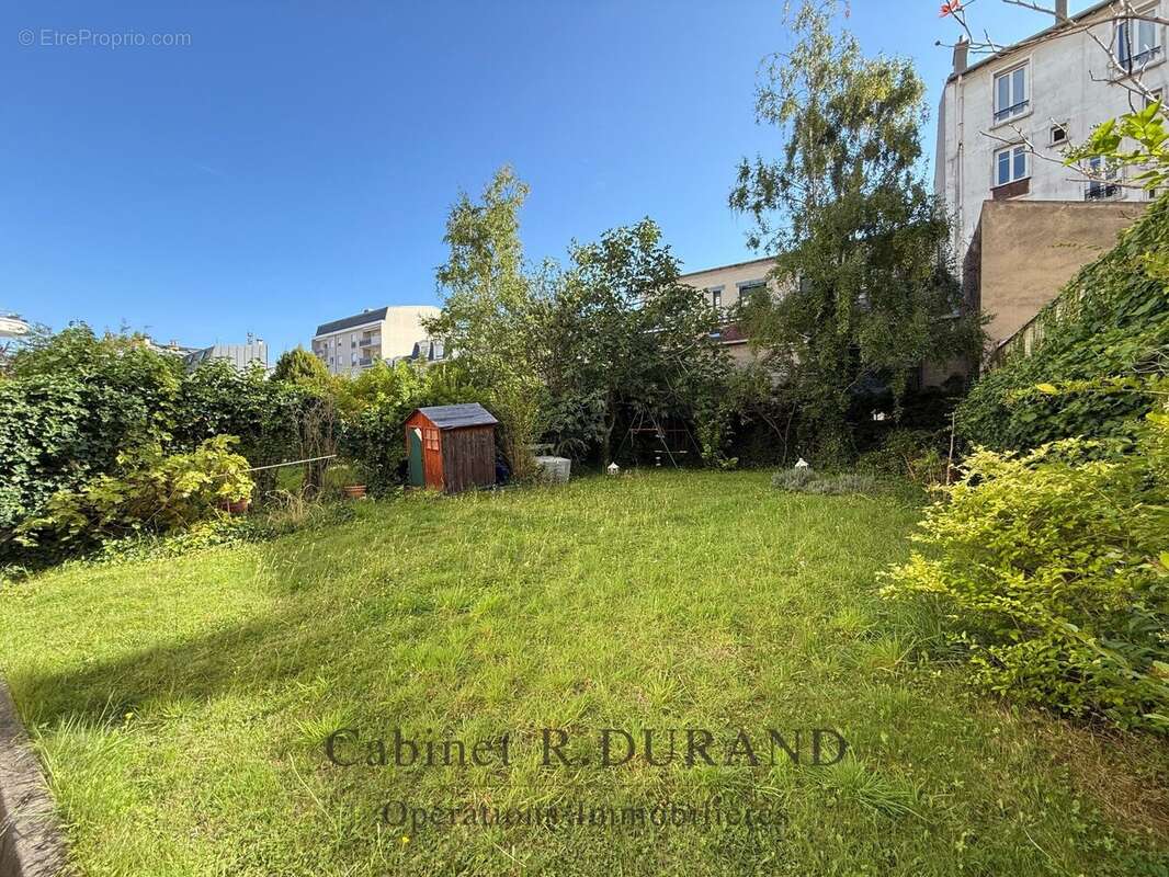 Appartement à LA GARENNE-COLOMBES