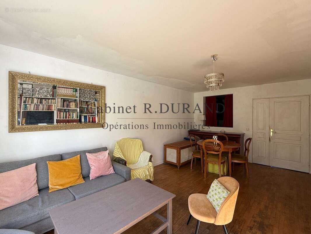 Appartement à LA GARENNE-COLOMBES