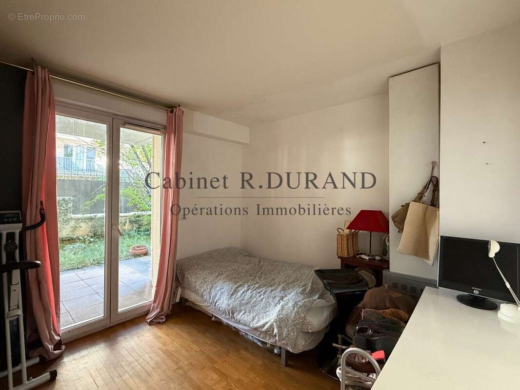 Appartement à LA GARENNE-COLOMBES