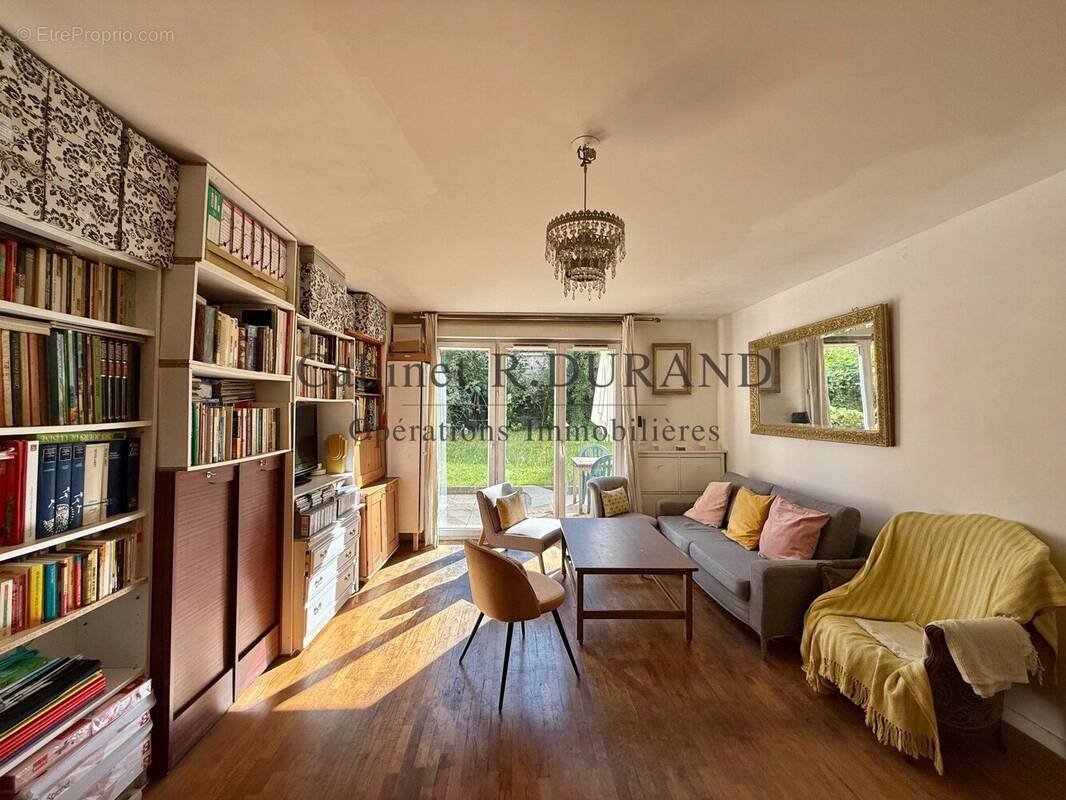 Appartement à LA GARENNE-COLOMBES