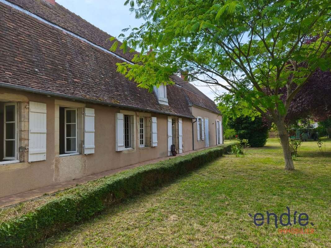 Maison à CHALIVOY-MILON