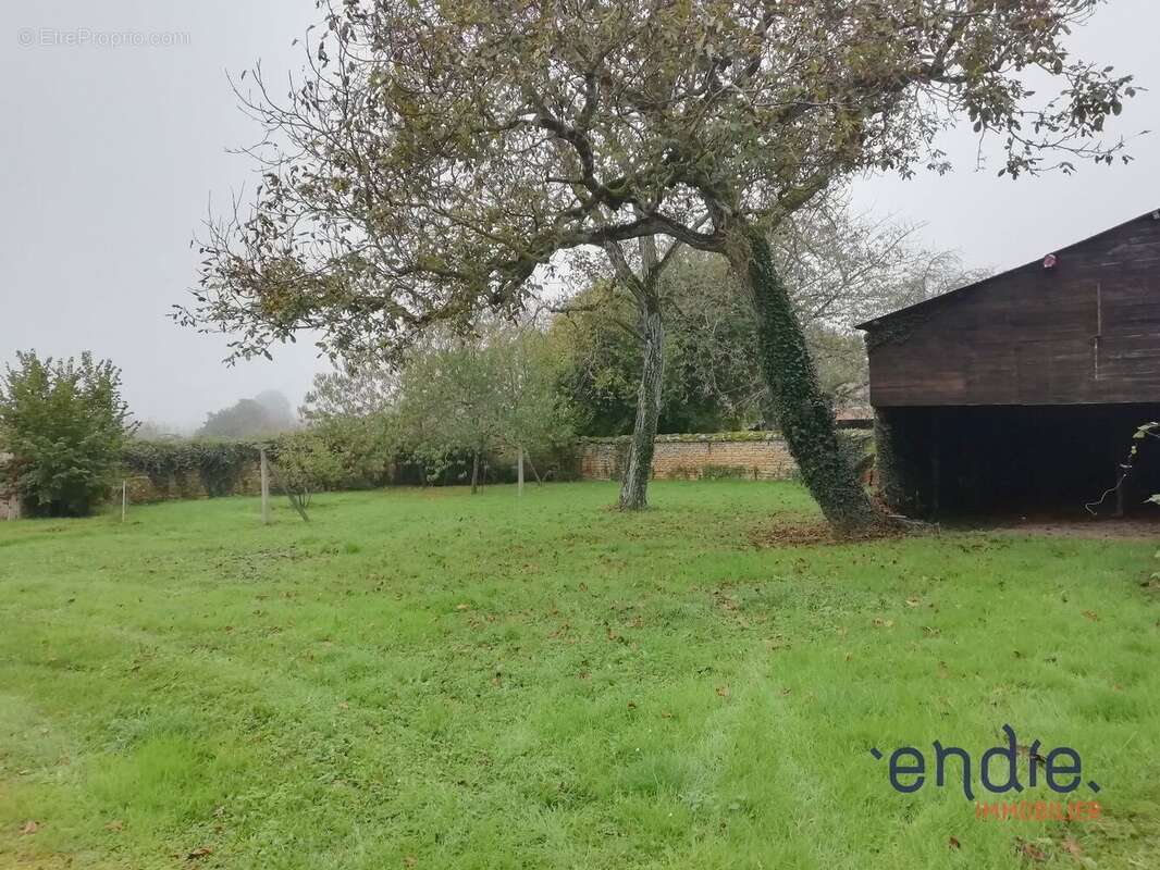 Maison à CHALIVOY-MILON