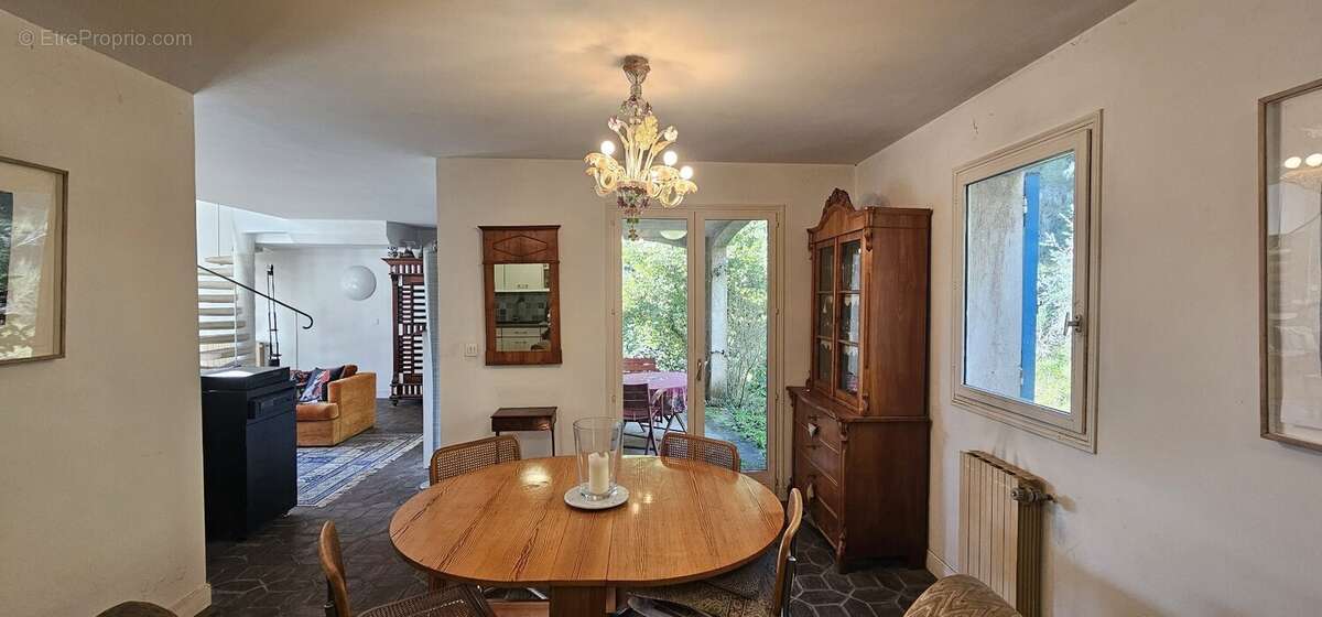 Maison à TOURRETTE-LEVENS