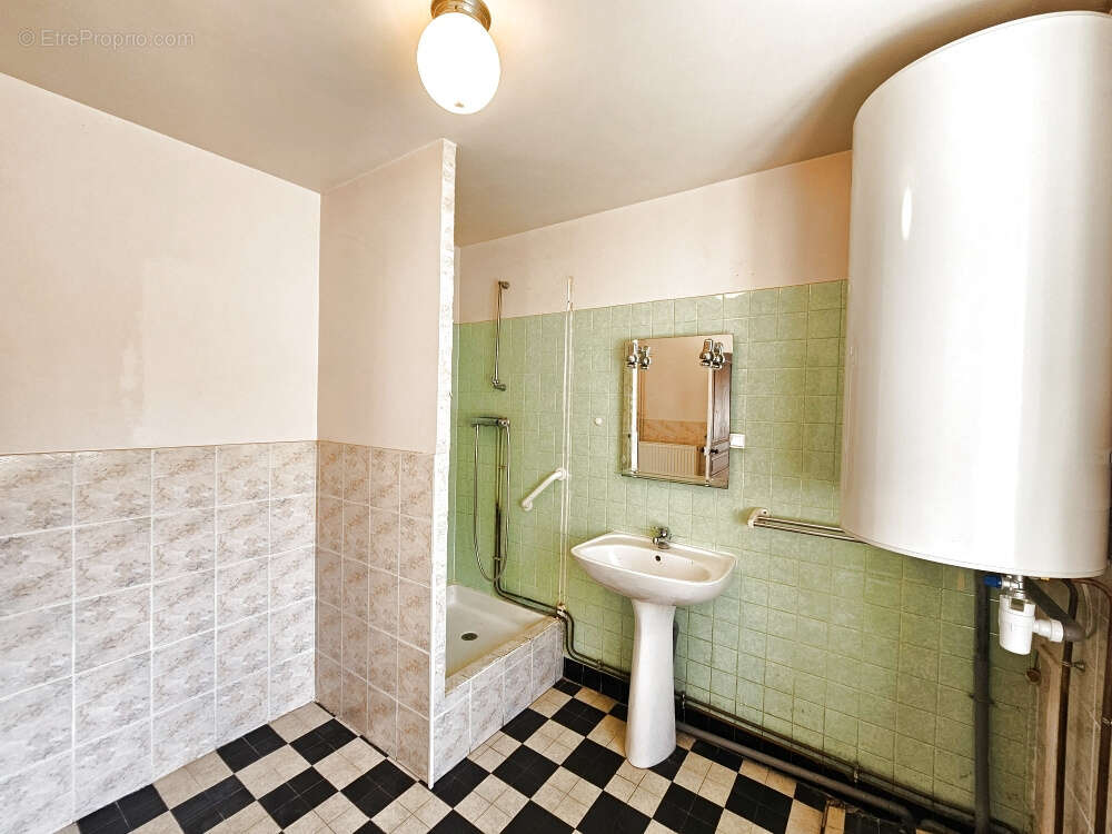 Maison à SAINT-PIERRE-DE-FURSAC