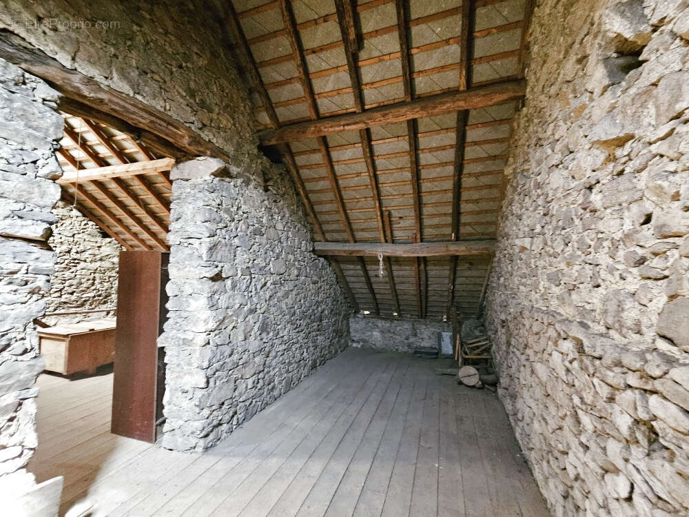 Maison à SAINT-PIERRE-DE-FURSAC