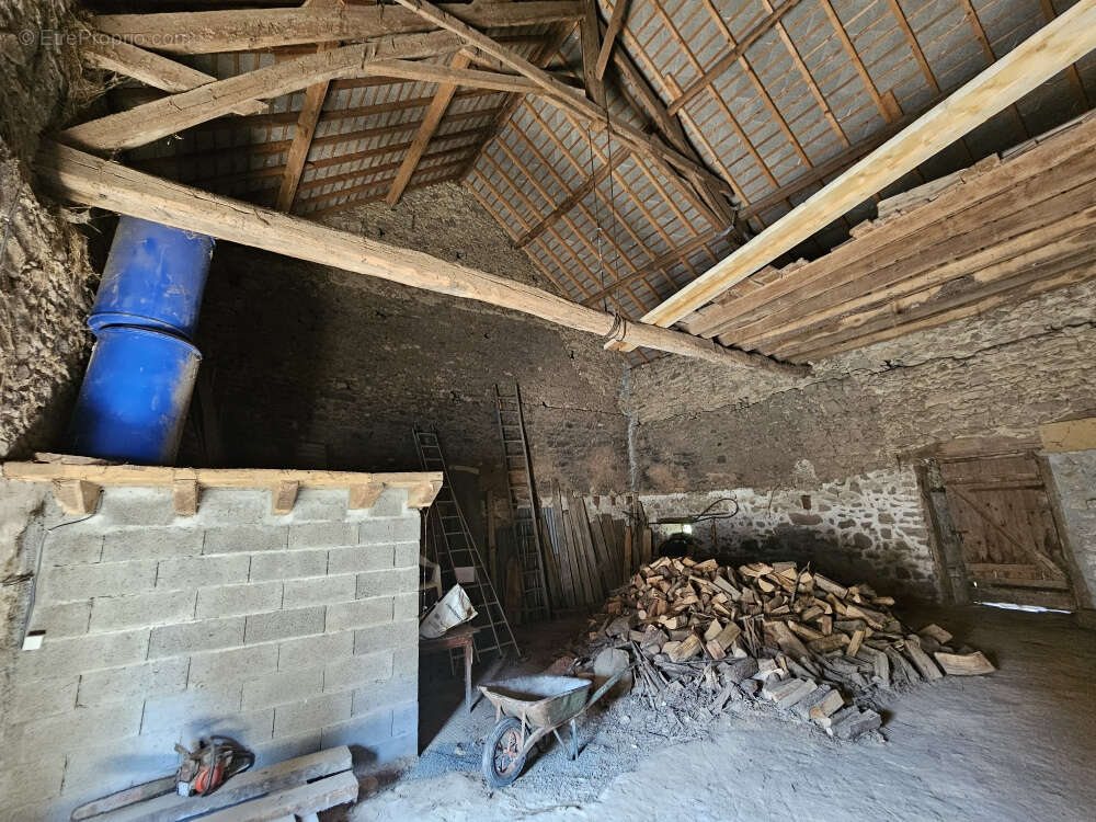 Maison à SAINT-PIERRE-DE-FURSAC