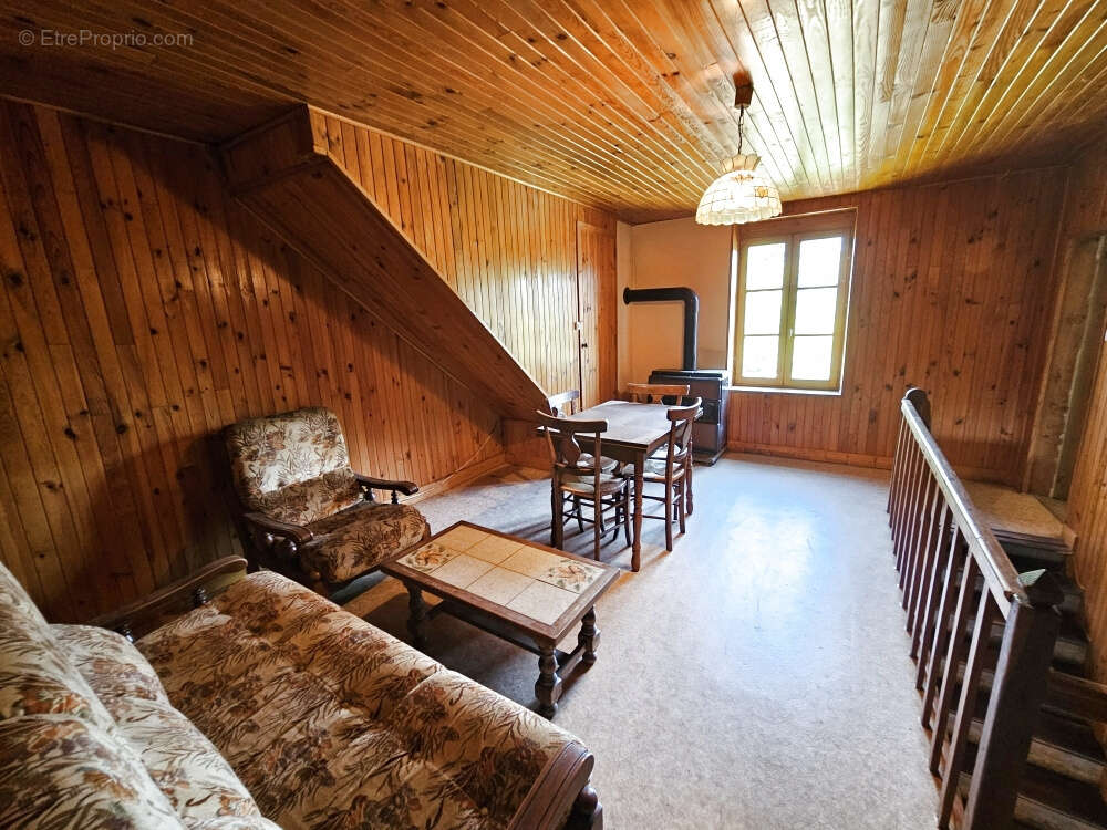 Maison à SAINT-PIERRE-DE-FURSAC