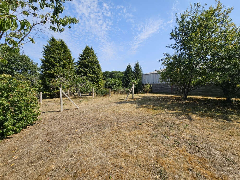 Maison à SAINT-PIERRE-DE-FURSAC