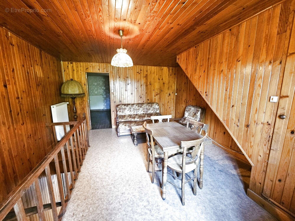 Maison à SAINT-PIERRE-DE-FURSAC