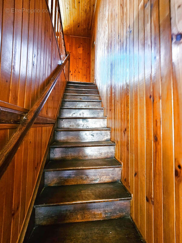 Maison à SAINT-PIERRE-DE-FURSAC