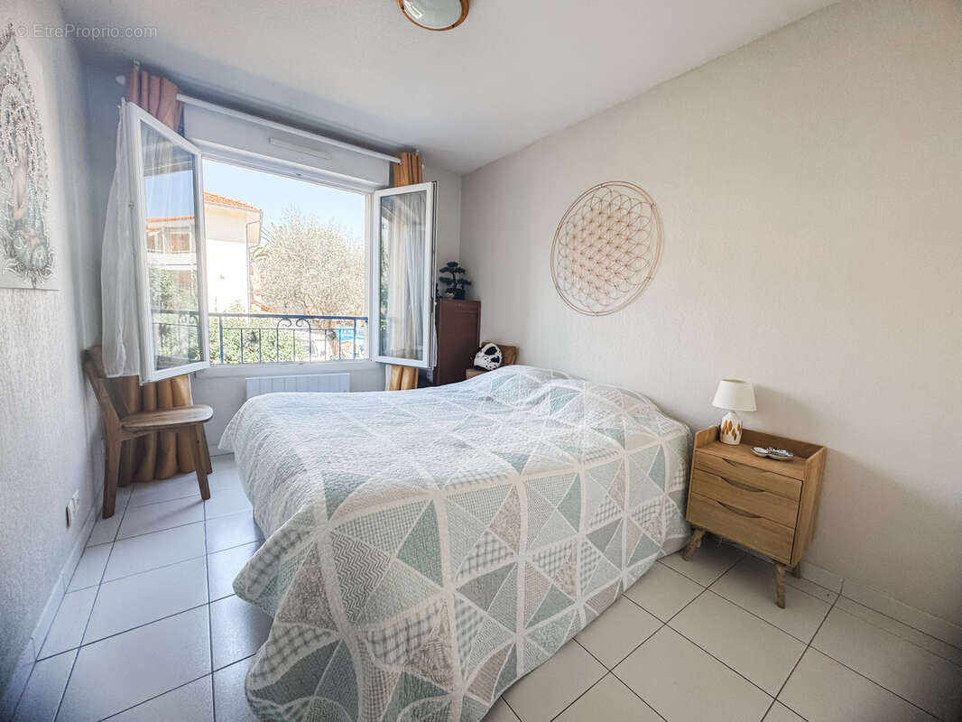 Appartement à SAINT-LAURENT-DU-VAR