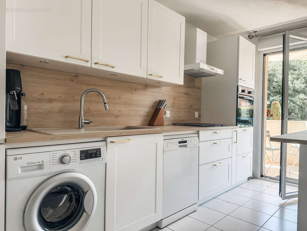 Appartement à SAINT-LAURENT-DU-VAR