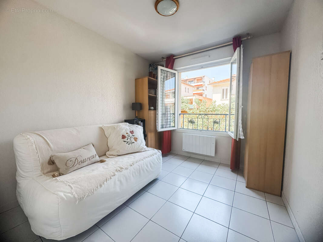 Appartement à SAINT-LAURENT-DU-VAR