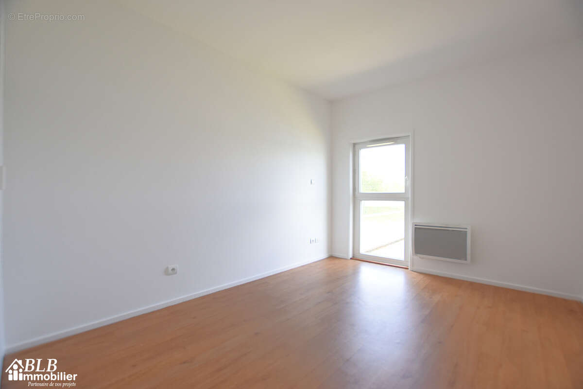 Appartement à VOISINS-LE-BRETONNEUX