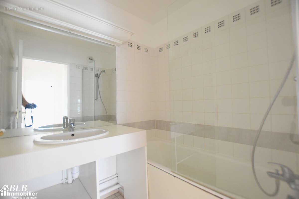 Appartement à VOISINS-LE-BRETONNEUX