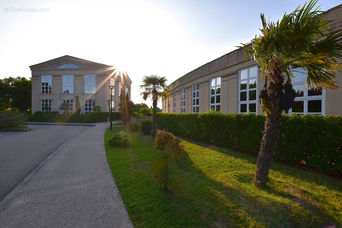 Appartement à VOISINS-LE-BRETONNEUX