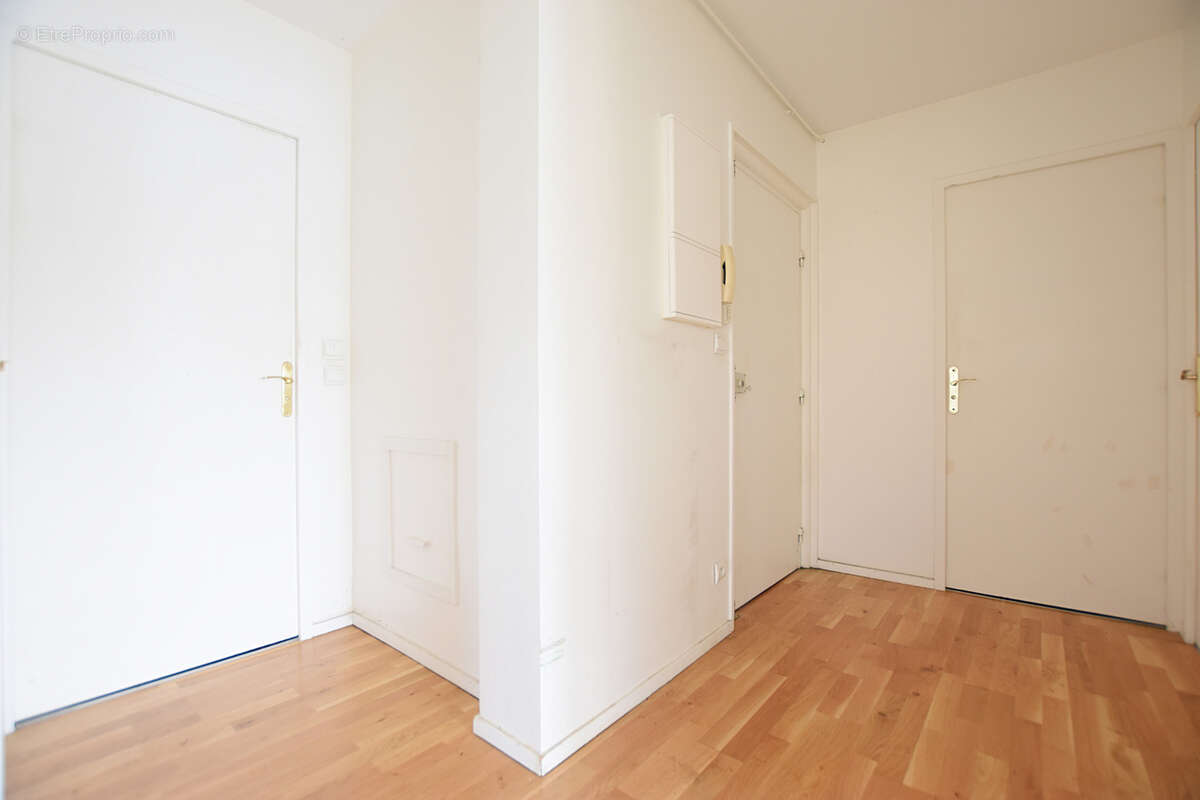 Appartement à VOISINS-LE-BRETONNEUX