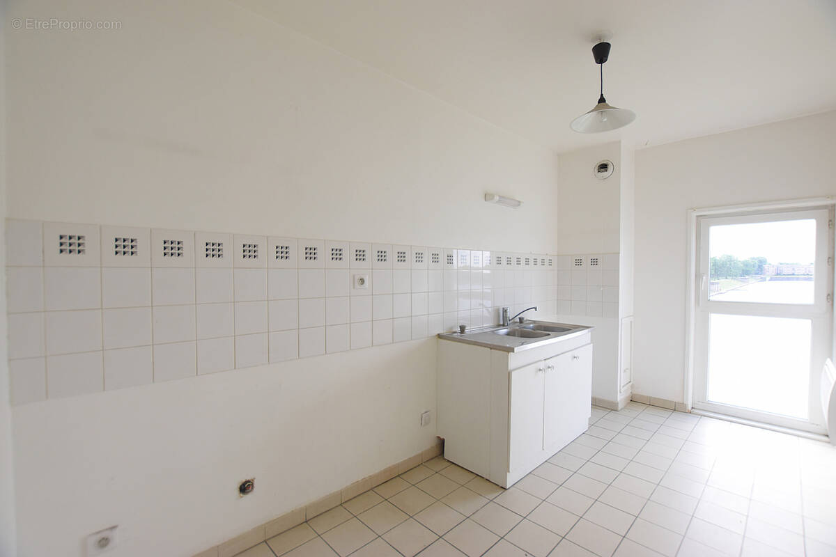 Appartement à VOISINS-LE-BRETONNEUX