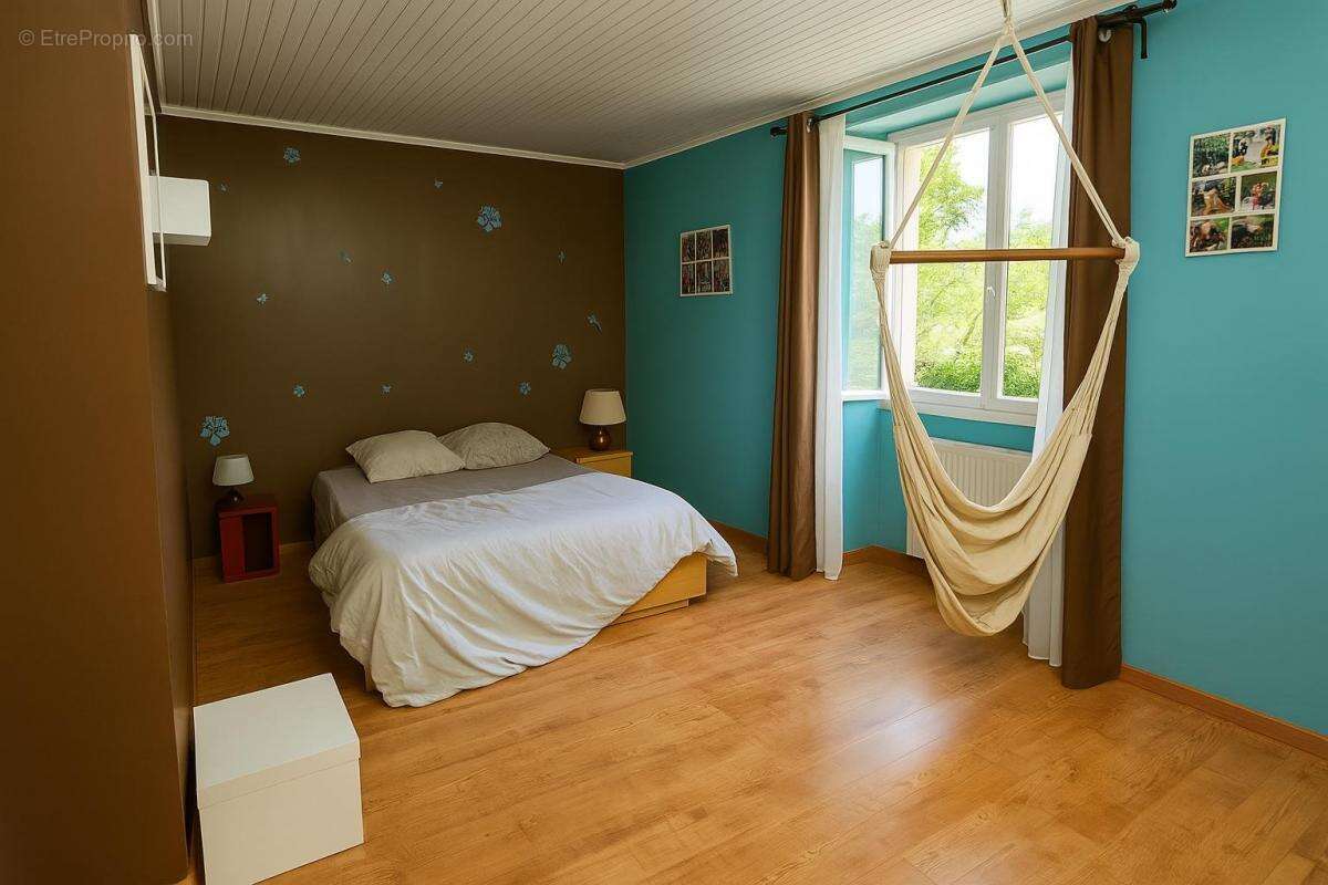 Maison à SAINT-MARTIAL-DE-NABIRAT