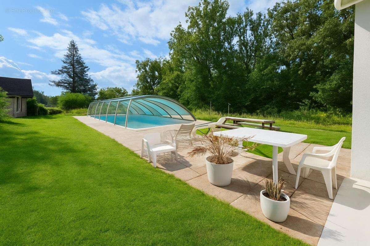 Maison à SAINT-MARTIAL-DE-NABIRAT