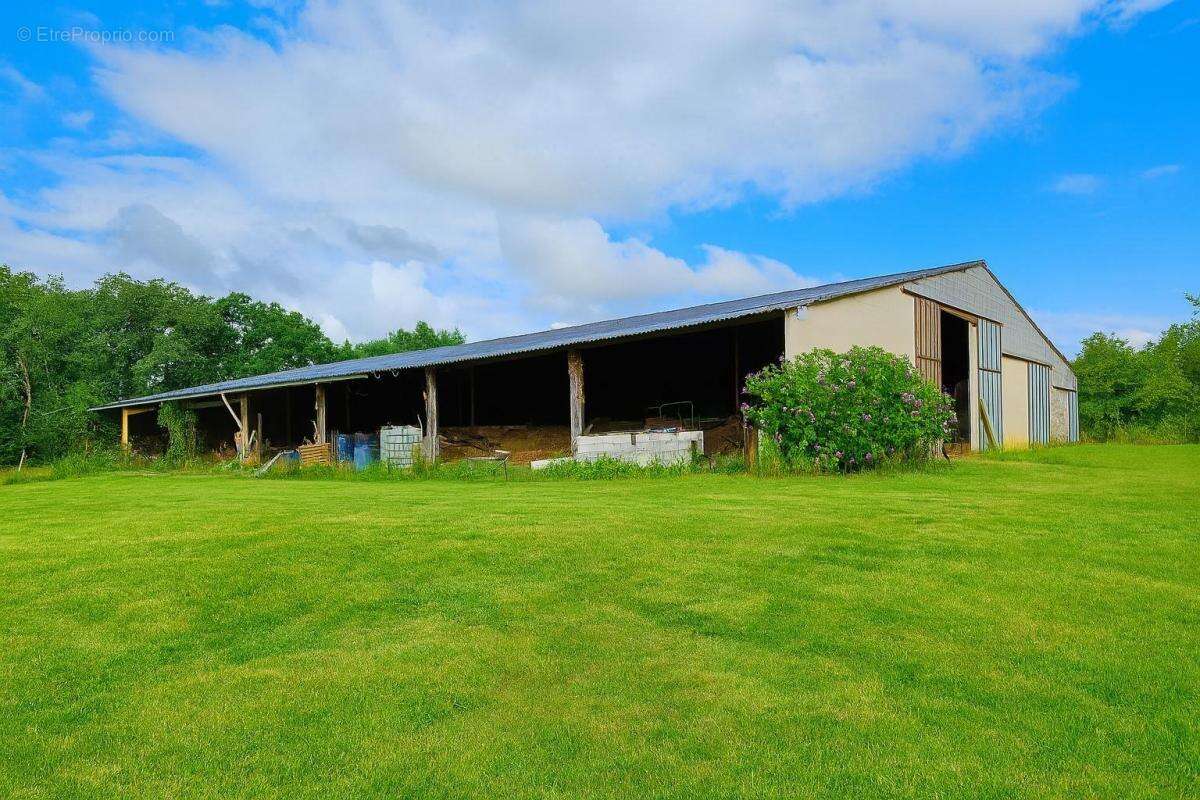 Maison à SAINT-MARTIAL-DE-NABIRAT