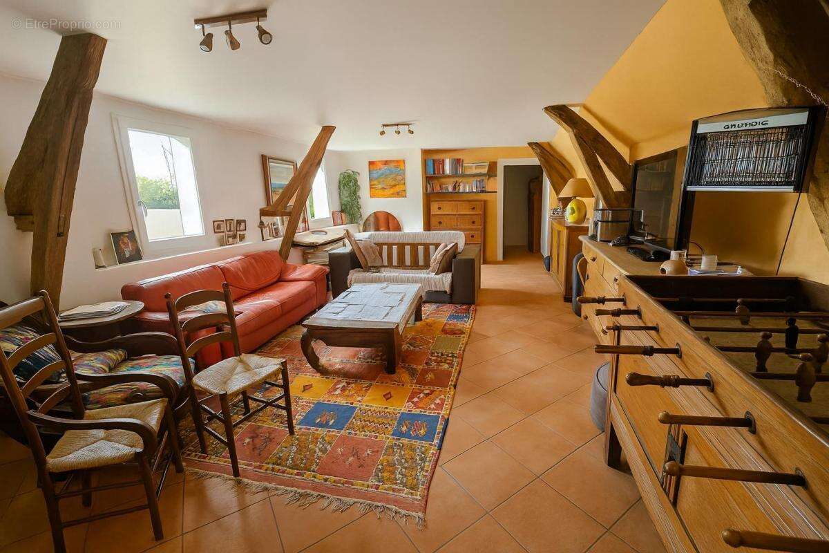 Maison à SAINT-MARTIAL-DE-NABIRAT