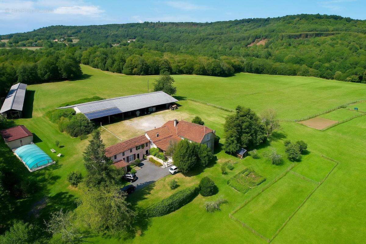 Maison à SAINT-MARTIAL-DE-NABIRAT