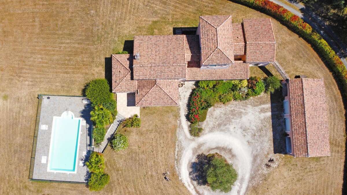 Maison à SAINT-PAUL-DE-SERRE